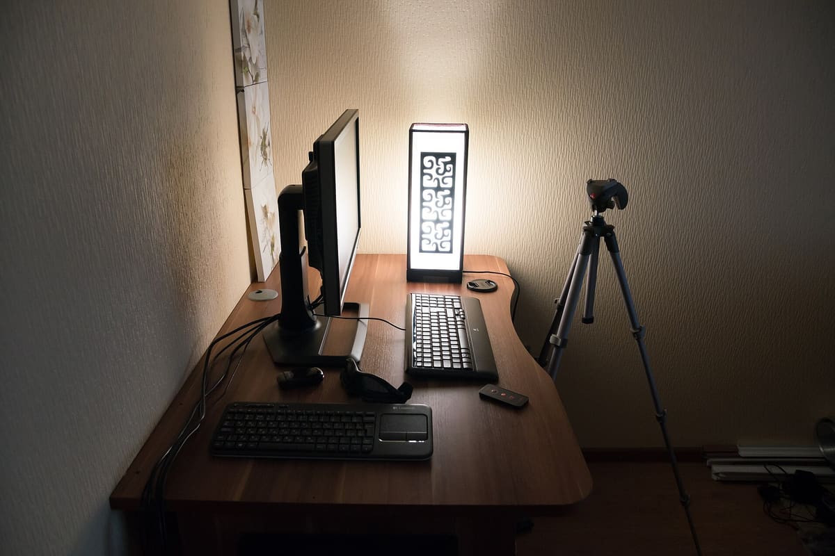 Computerarbeitsplatz in einem Labor