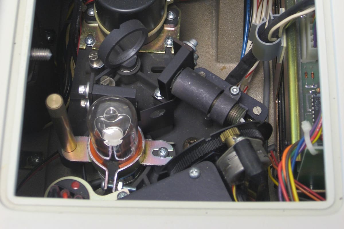 UV/VIS-Spektralphotometer in einem Labor